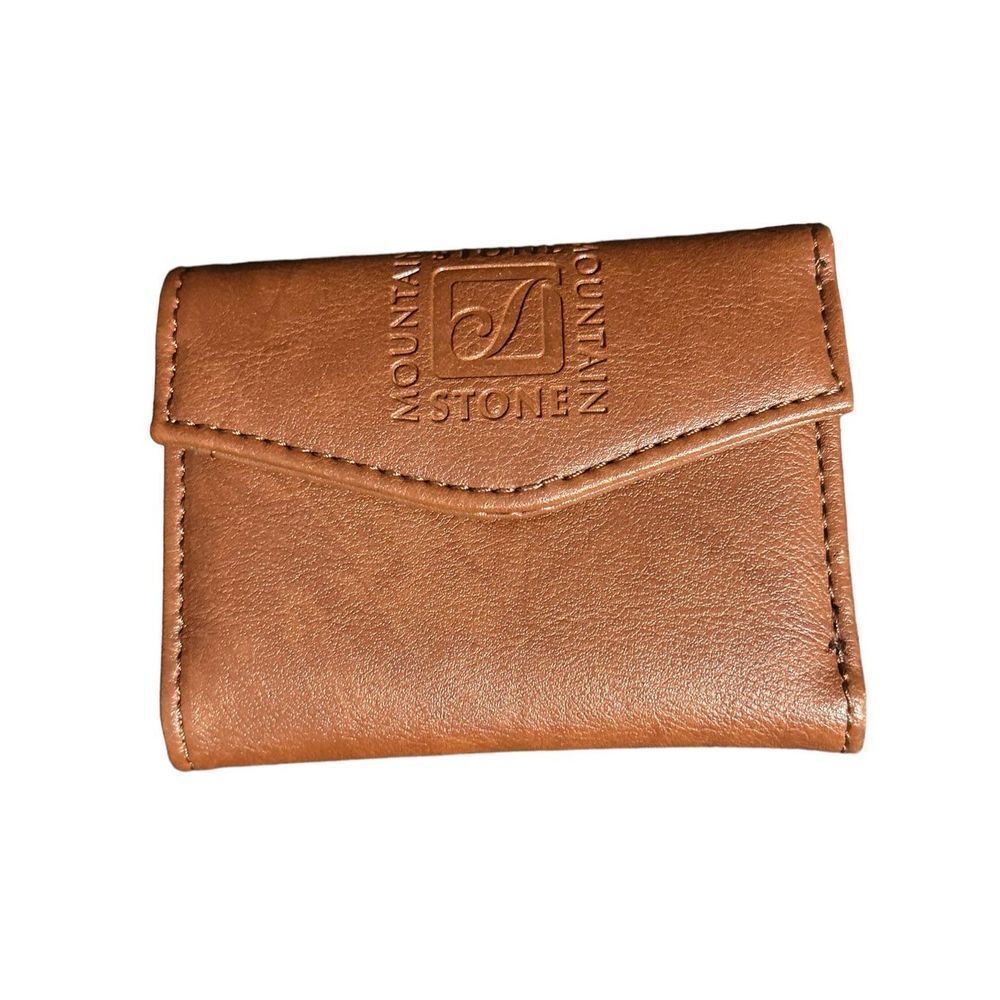 Nice men  Stone Mountain Faux Leather Wallet brown snap closure Good Condition